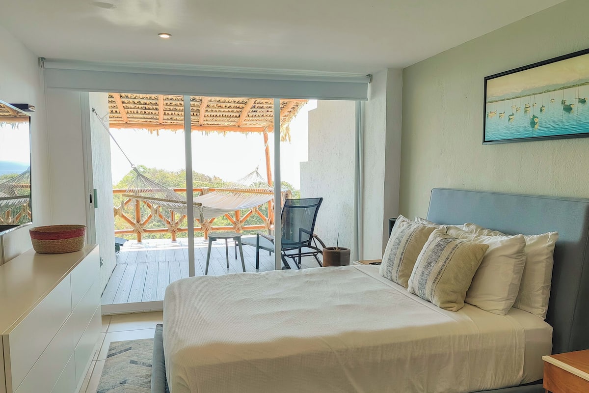 Departamento Deluxe, 3 habitaciones, vista al mar | 3 habitaciones, ropa de cama de alta calidad y decoración personalizada