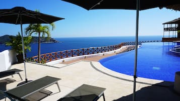4 piscines extérieures