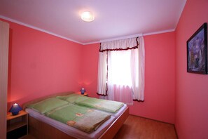 1 bedroom, free WiFi, bed sheets - Apartments Pađen Milan 60249-A3 (Silo - island Krk)