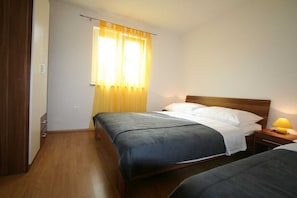 1 bedroom, free WiFi, bed sheets - Apartment Hodzic nr 3 (Silo - island Krk)