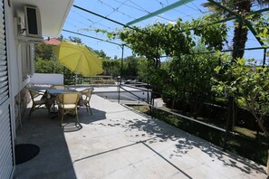 Outdoor dining - Apartment Hodzic nr 3 (Silo - island Krk)