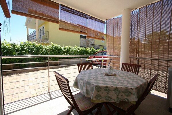 Outdoor dining - Apartment PAVLIC (60265-A1) - Silo - island Krk (Silo - island Krk)