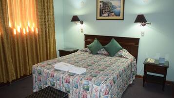 Double Room, 1 Queen Bed | In-room safe, blackout curtains, iron/ironing board, free WiFi