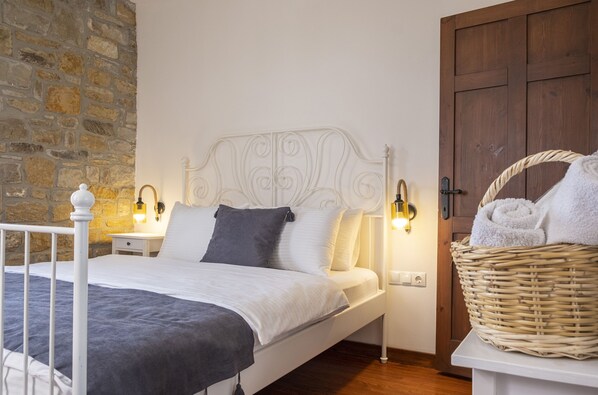 Suite | 1 habitación, ropa de cama de alta calidad, minibar y escritorio 