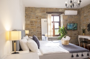 Standard Triple Room | 1 bedroom, premium bedding, minibar, desk