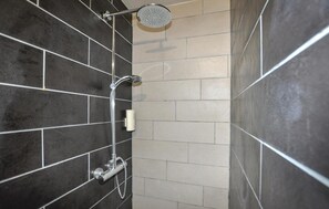Shower - Pet friendly home in Baixas (Baixas)