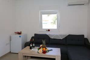 TV - Apartments Maric-Hlapa (10015-A1) - Soline - island Krk (Soline - island Krk)