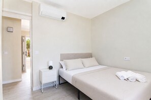 2 bedrooms, iron/ironing board, free WiFi, bed sheets