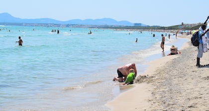 Playa de Muron asuinalueella lähellä rantaa 145