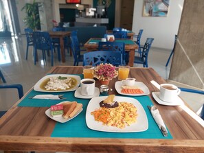 Daily cooked-to-order breakfast for a fee