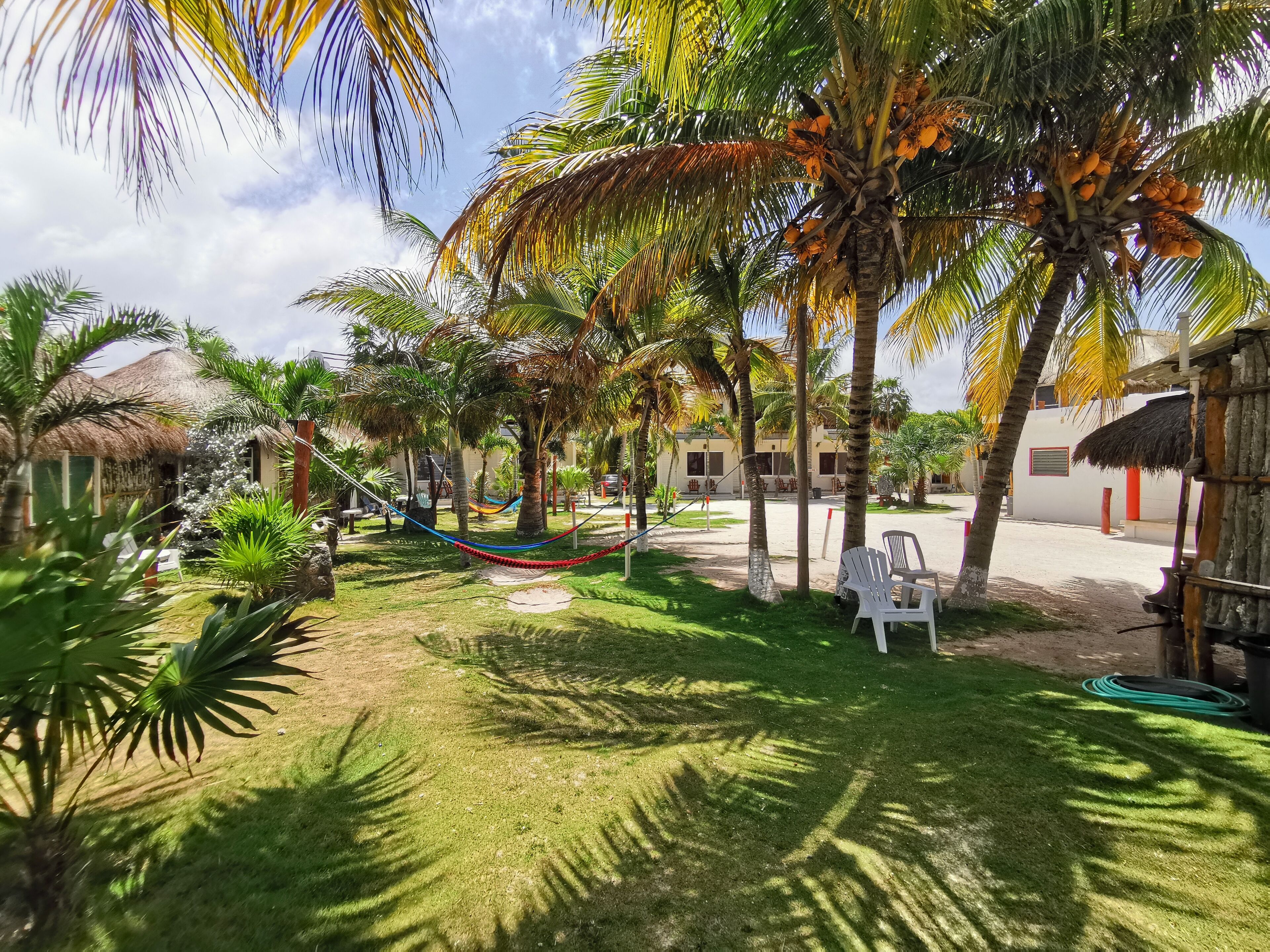 Habitación económica | Cortinas blackout, wifi gratis y ropa de cama 