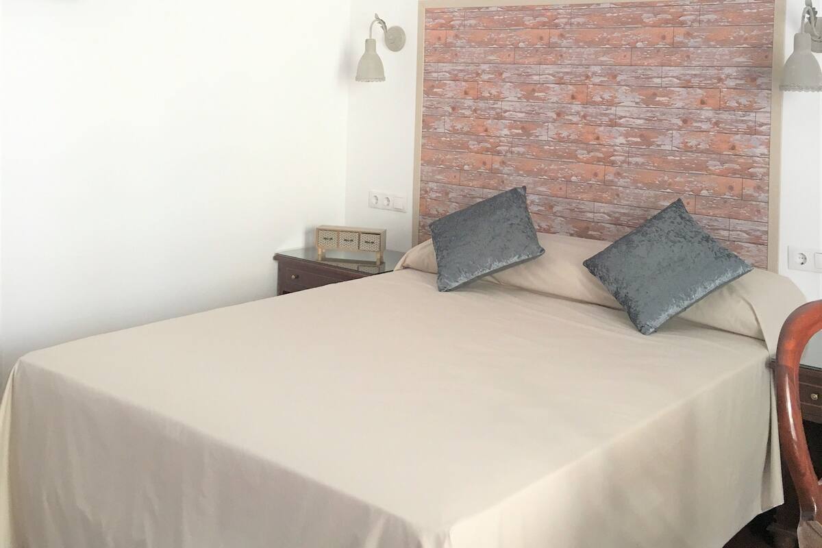 Blackout drapes, soundproofing, WiFi (free), bed sheets