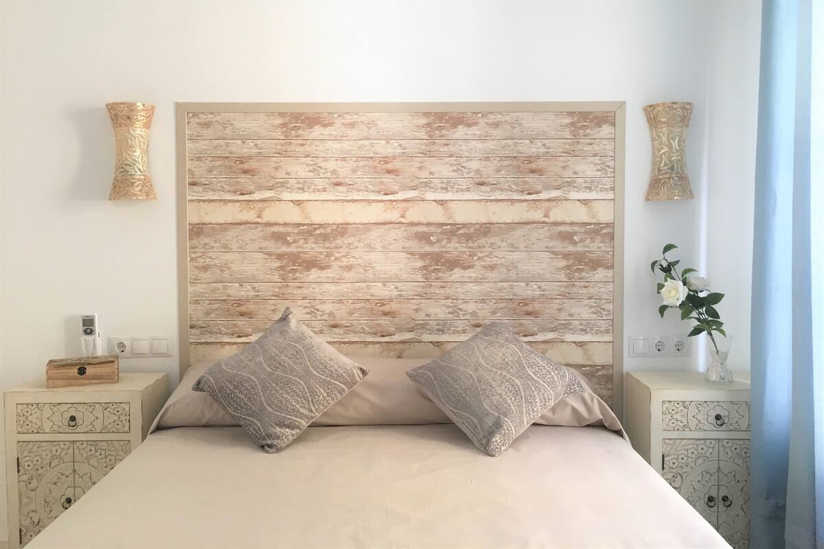 Blackout drapes, soundproofing, WiFi (free), bed sheets