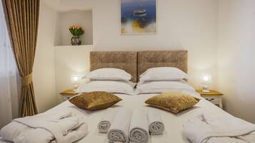 Standard-Doppel- oder -Zweibettzimmer, 1 Queen-Bett | 1 Schlafzimmer, hochwertige Bettwaren, Minibar, Zimmersafe