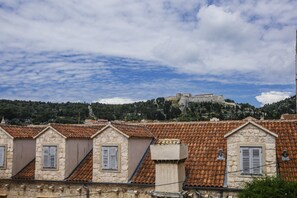 Deluxe Double or Twin Room, Balcony | Hill view