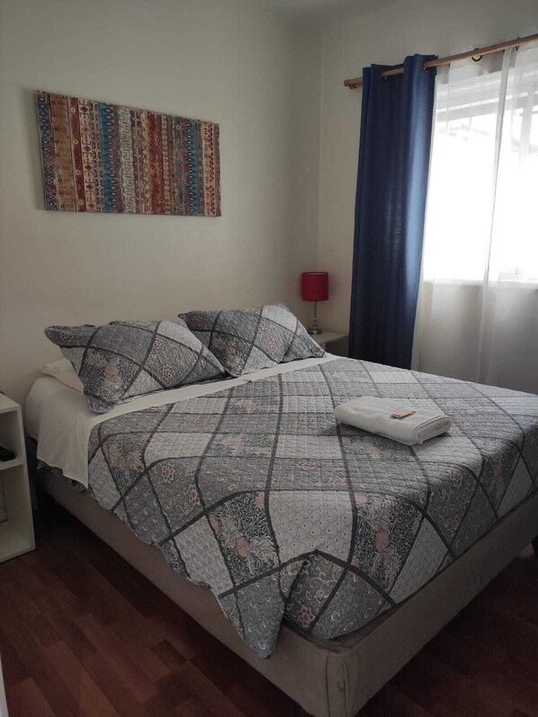 Decoración personalizada, muebles diferentes y escritorio 