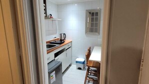 Beautiful room in great location | 전용 주방