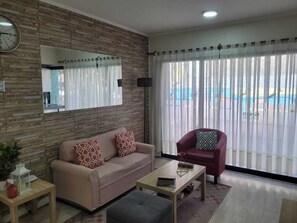 Beautiful apartment in unbeatable location | Coin séjour