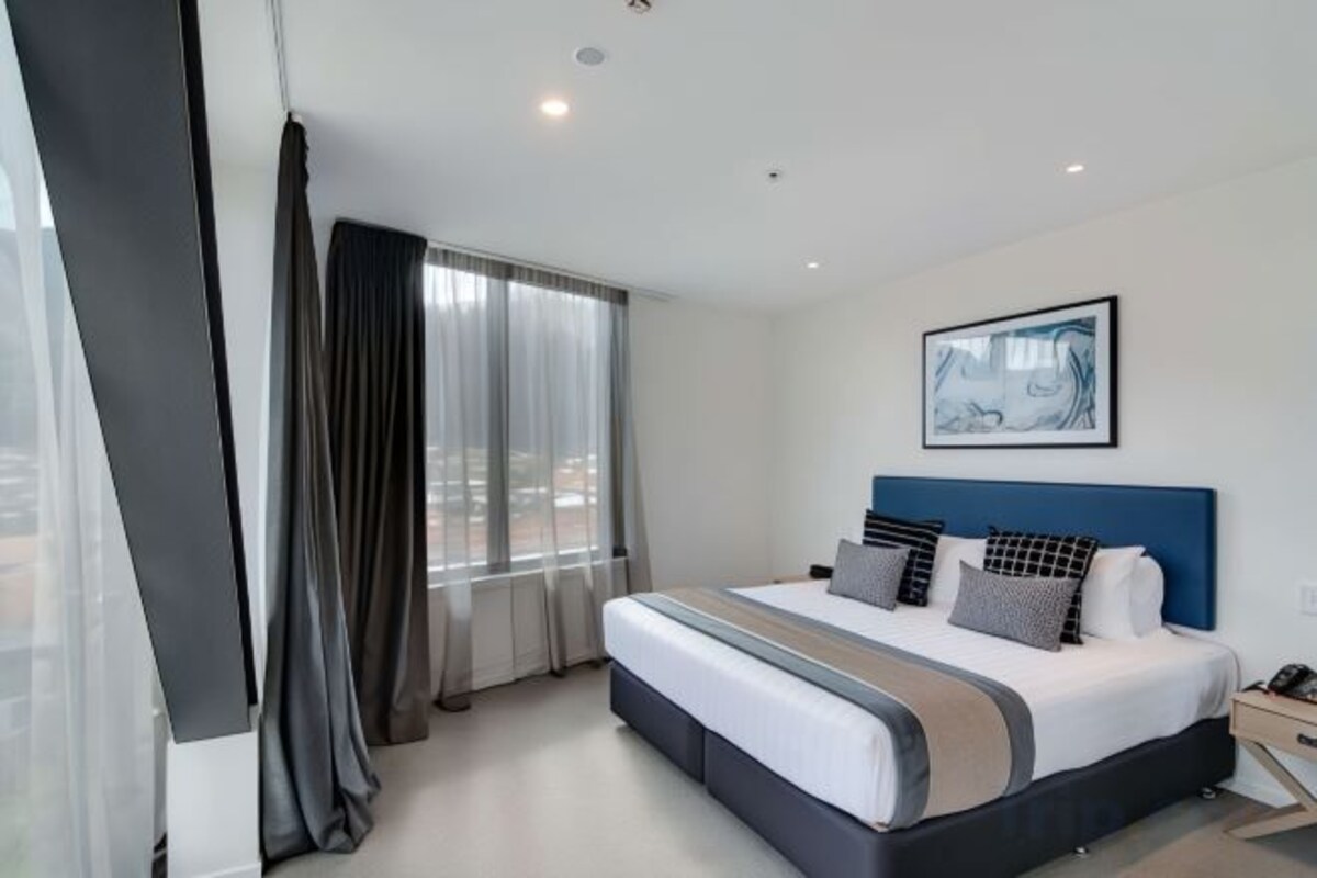 Blackout drapes, soundproofing, iron/ironing board, WiFi (free)