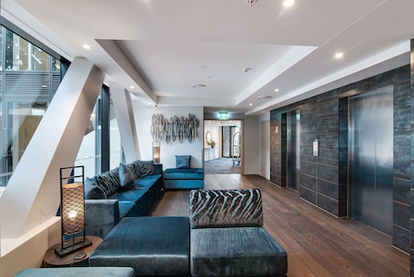Lobby. Ramada by Wyndham Queenstown Central