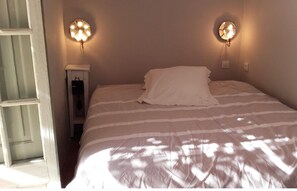 4 chambres, fer et planche à repasser, Wi-Fi, draps fournis