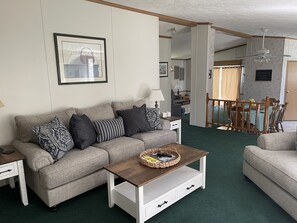 Smart TV - Waterfront 3 Bedroom 2 Bath Home with DOCK! (Conneaut Lake)