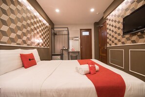 Desk, free WiFi, bed sheets