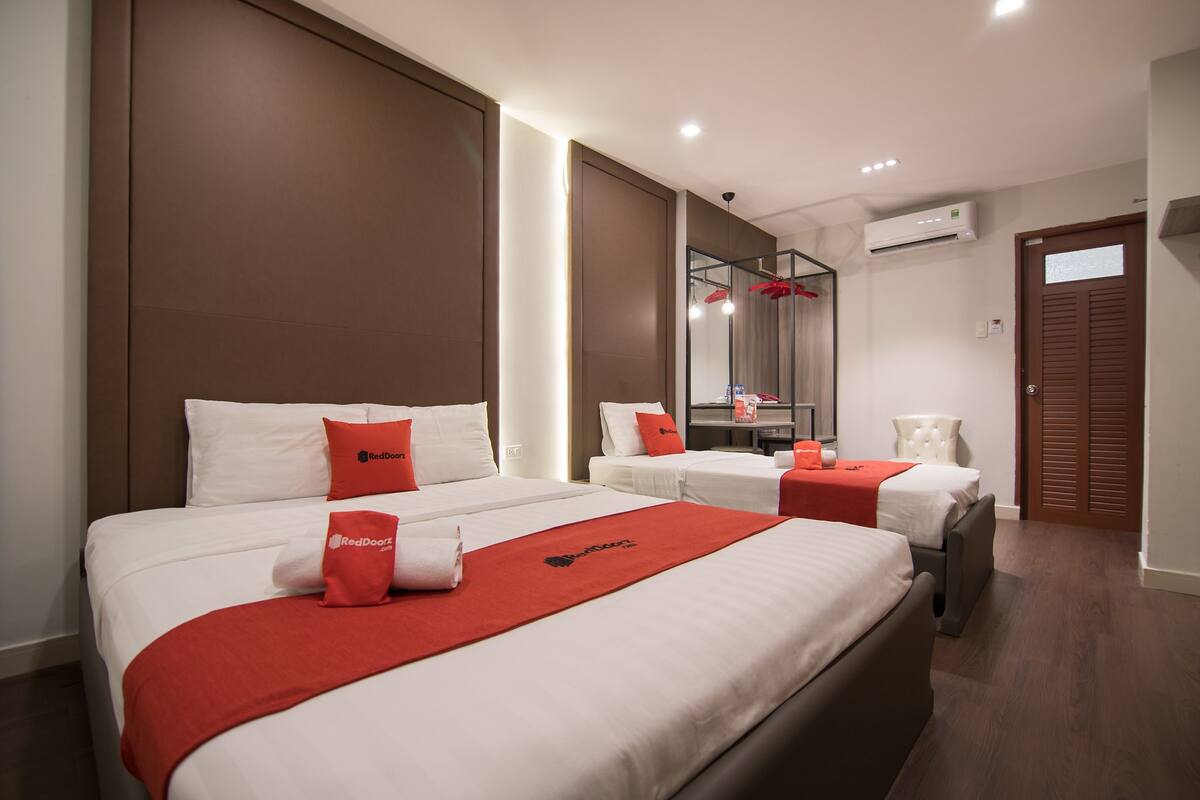 Desk, free WiFi, bed sheets