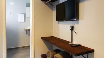 Iron/ironing board, free WiFi, bed sheets