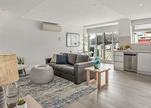 TV - SALT 4 Getaway Luxury for 2 (Sorrento)