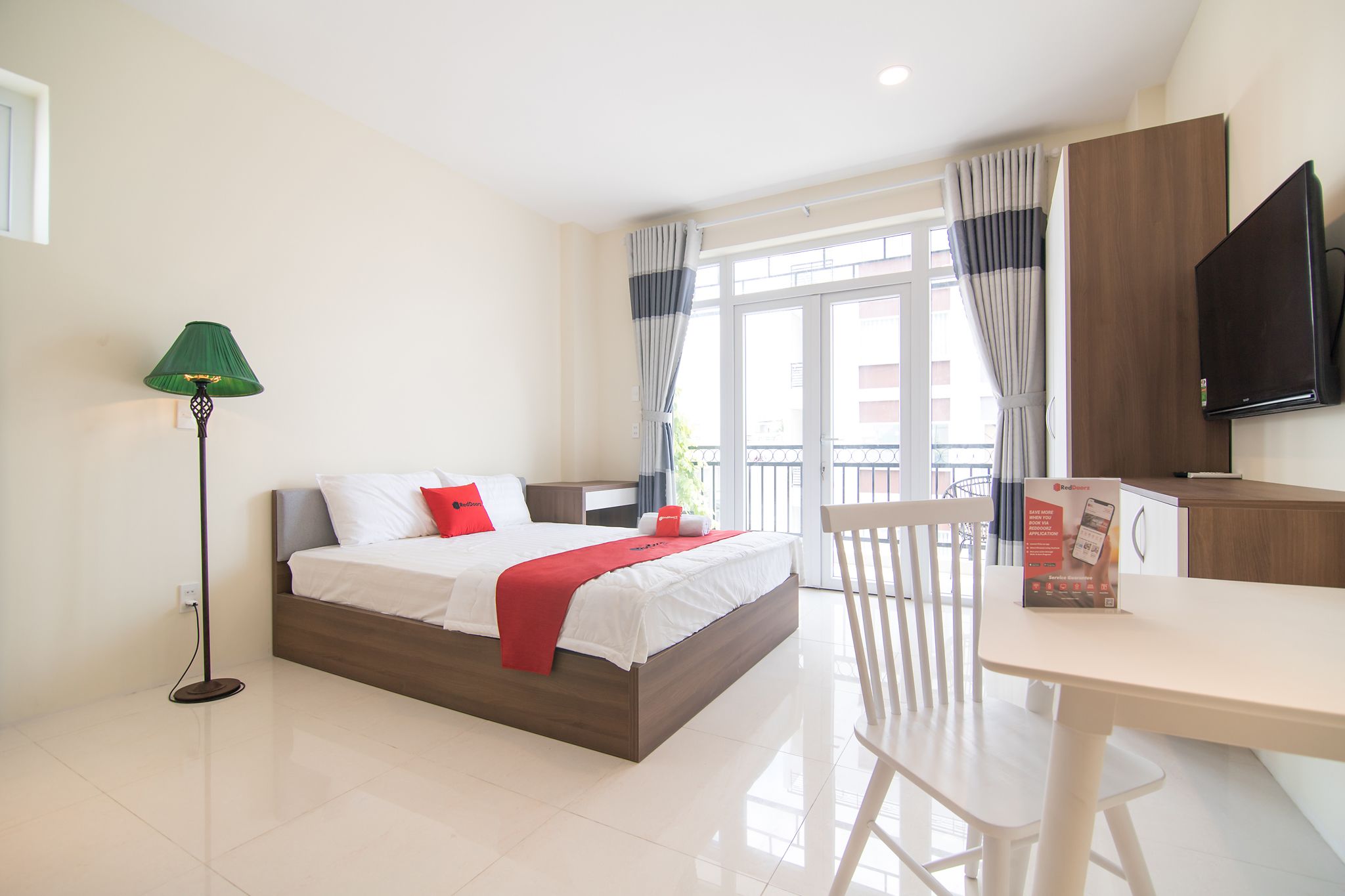 スイート | デスク、WiFi (無料)、ベッドシーツ