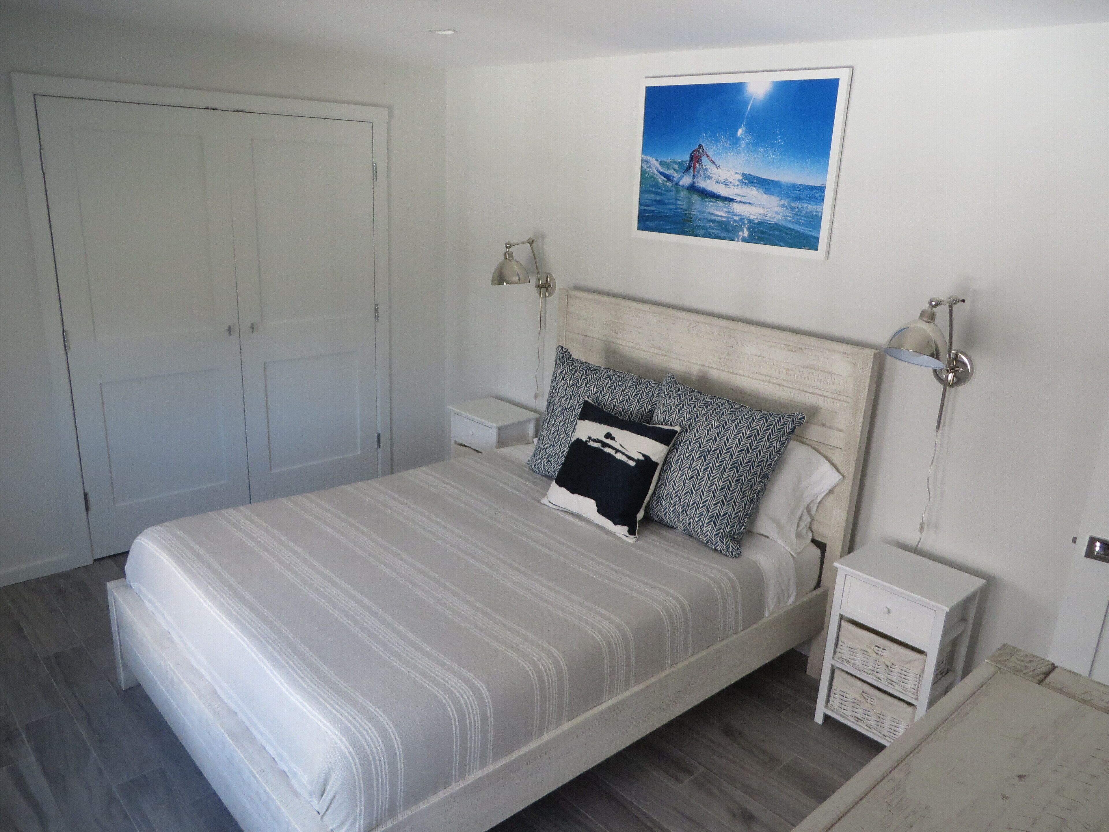 2 chambres, bureau, fer et planche à repasser, lit parapluie