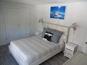 2 bedrooms, desk, iron/ironing board, travel crib