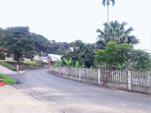 Property grounds - Yen Bai homestay - Zoni House (xã Nam Cường)
