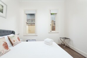 2 bedrooms, iron/ironing board, WiFi, bed sheets