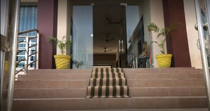 Property entrance - Hotel The Atulyam (Nohar)