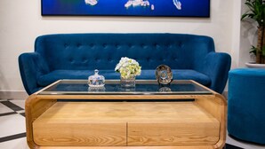Lobby sitting area - Hanoi Malo Boutique Hotel (Hanoi)