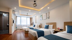Minibar, in-room safe, desk, blackout curtains - Hanoi Malo Boutique Hotel (Hanoi)