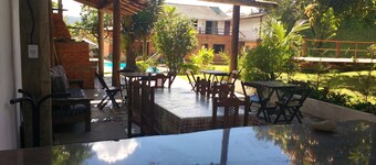 Luxurious furnished house, pool, barbecue, games room, mini field