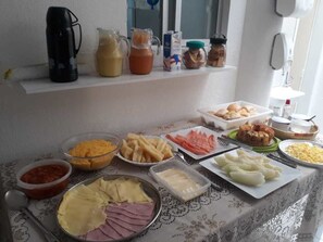 Free daily self-service breakfast
