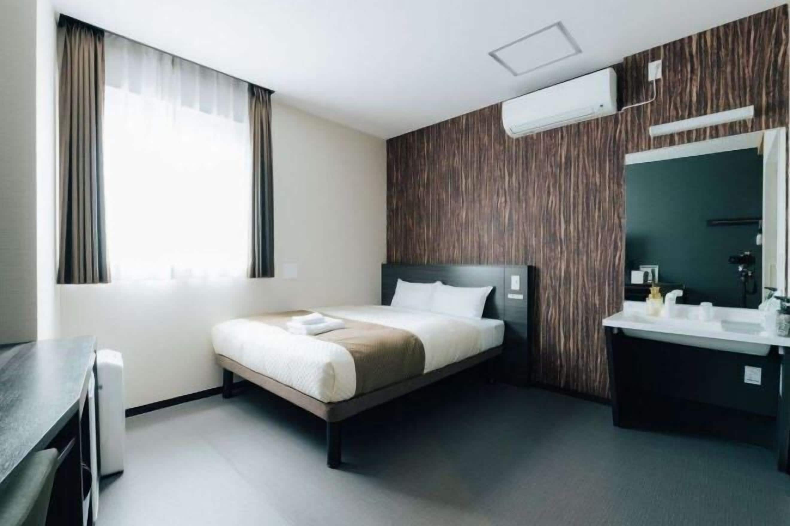 In-room safe, soundproofing, free WiFi