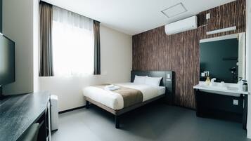 1 bedroom, in-room safe, soundproofing, free WiFi