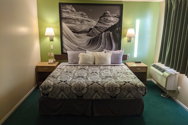 Standard Room | Soundproofing, WiFi (free), bed sheets