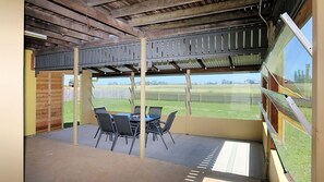 Outdoor dining - Billys Beach House, Elliott heads (ELLIOTT HEADS)