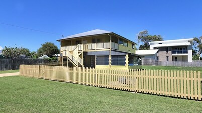 Billys Beach House, Elliott heads