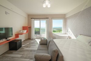 Minibar, soundproofing, free WiFi, bed sheets - Sea You Here B&B (Huxi)