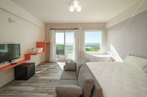 Minibar, sistema de insonorización, wifi gratis y ropa de cama 