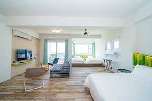 Minibar, sistema de insonorización, wifi gratis y ropa de cama 