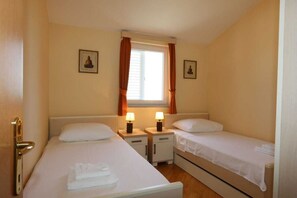2 bedrooms, iron/ironing board, free WiFi, bed sheets - Apartment Klimno View Point (49852-A1) (Klimno - island Krk)