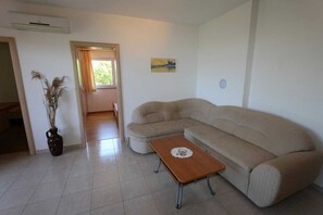 TV - Apartment Dudovic Damir A4 nr2 (Silo - island Krk)